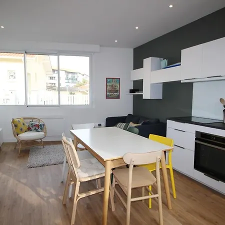 Semesterbostad Maison Calme Et Ensoleillee A Biarritz